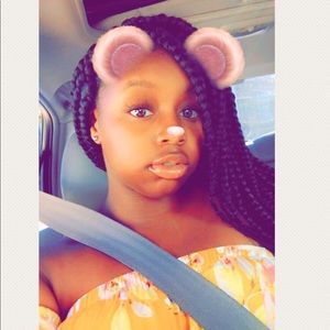 Meet your Posher, Ebony